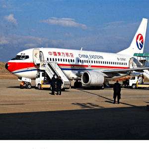 鄂托克前旗敖勒召其航空货运航空快运业稳步发展的原因是什么？